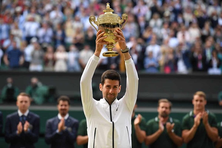 Djokovic wins the battle against Federer to win Wimbledon