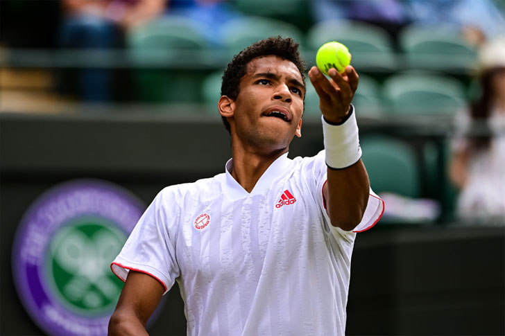 Félix Auger-Aliassime in action