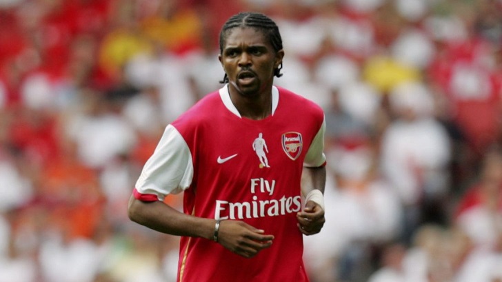 Kanu playing for Arsenal