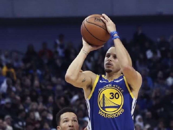 Stephen Curry in action for Golden State Warriors